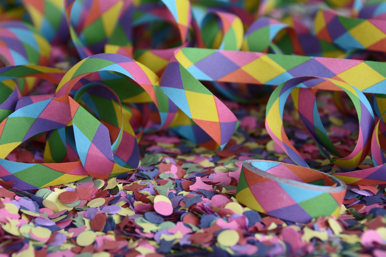 AVVISO PER LA PARTECIPAZIONE GRATUITA DI GRUPPI MASCHERATI E MASCHERE DI CARATTERE ALLE SFILATE DELLA  70^ EDIZIONE DEL CARNEVALE DI MASSAFRA DEL 3 E 9 GIUGNO